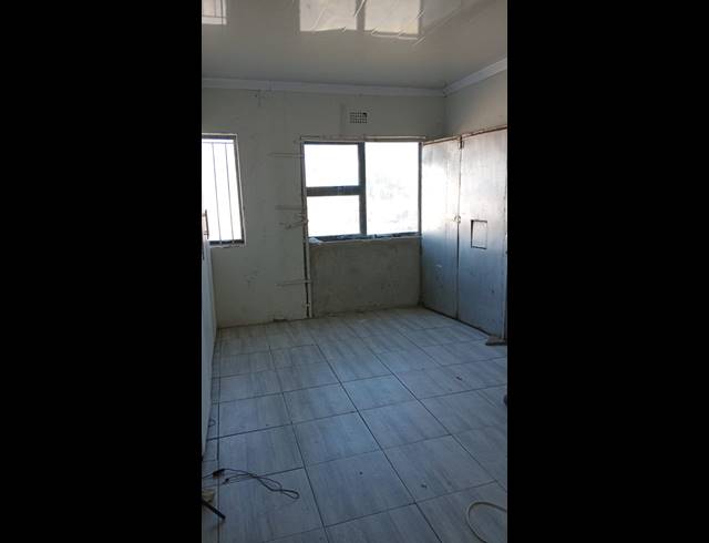 3 BEDROOM FREEHOLD FOR SALE IN CLAIREWOOD